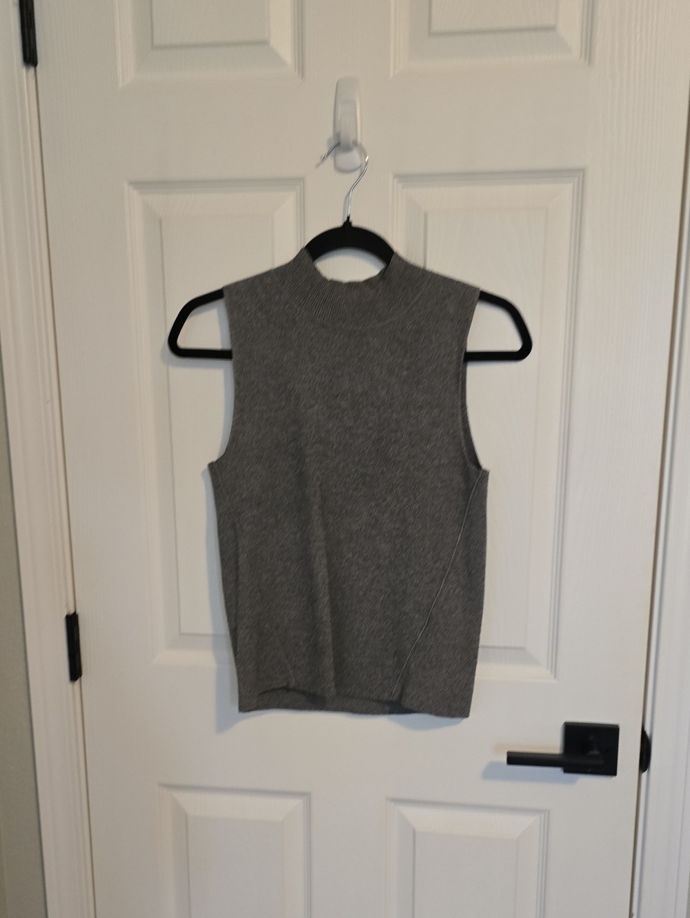 Banana Republic Sleeveless Mock Neck Tank - Gray